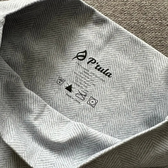 P’tula Gray Crop Workout Leggings Medium - Picture 6 of 7